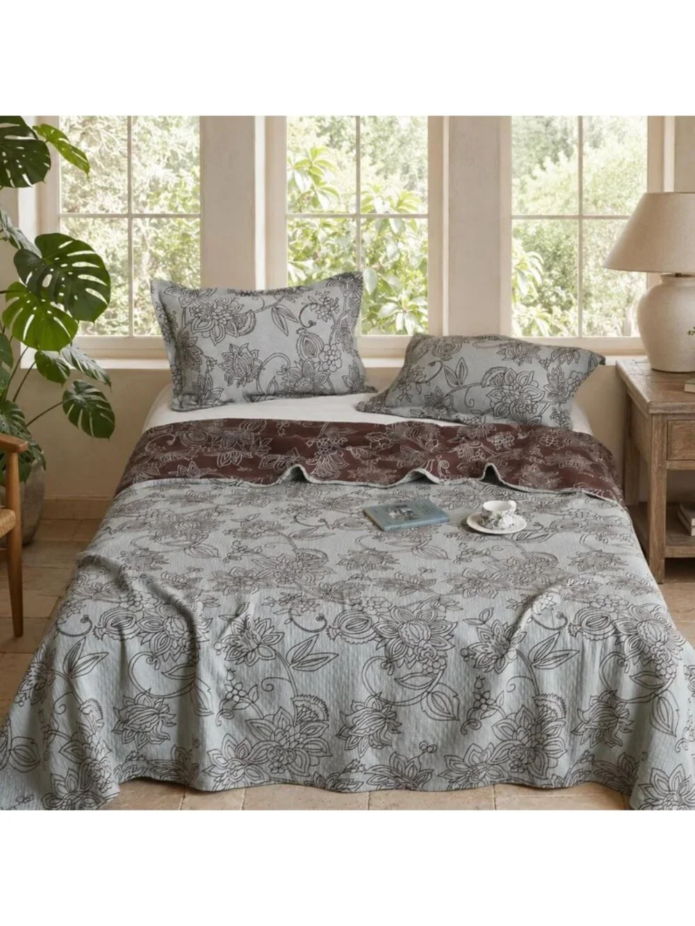 100% Cotton Vintage Floral Quilt Set - Reversible Bedspread with 2 Pillow Shams